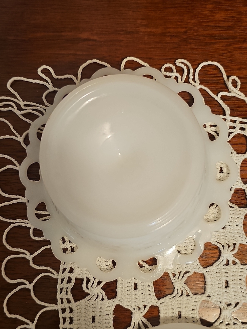 Anchor Hocking "Old Colony" Lace Edge Candy Dish - Picture 4 of 9
